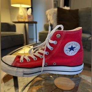 Converse Chuck Taylor All Star, red high top sneakers